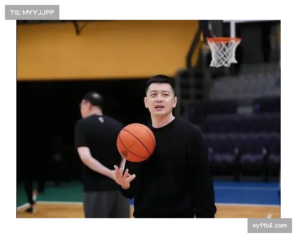 辽宁队阵容更迭年轻球员挑大梁 杨鸣强调团队斗志重要性