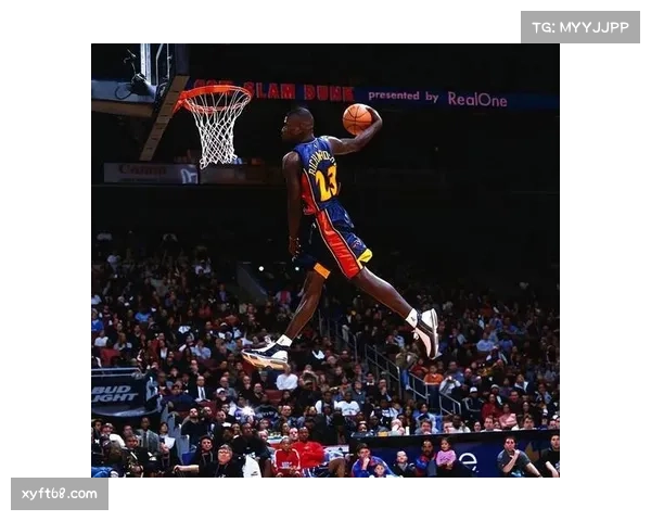 弹跳球争抢技术要点 球员时机把握与空间控制能力 弹跳球争抢技术要点 球员时机把握与空间控制能力